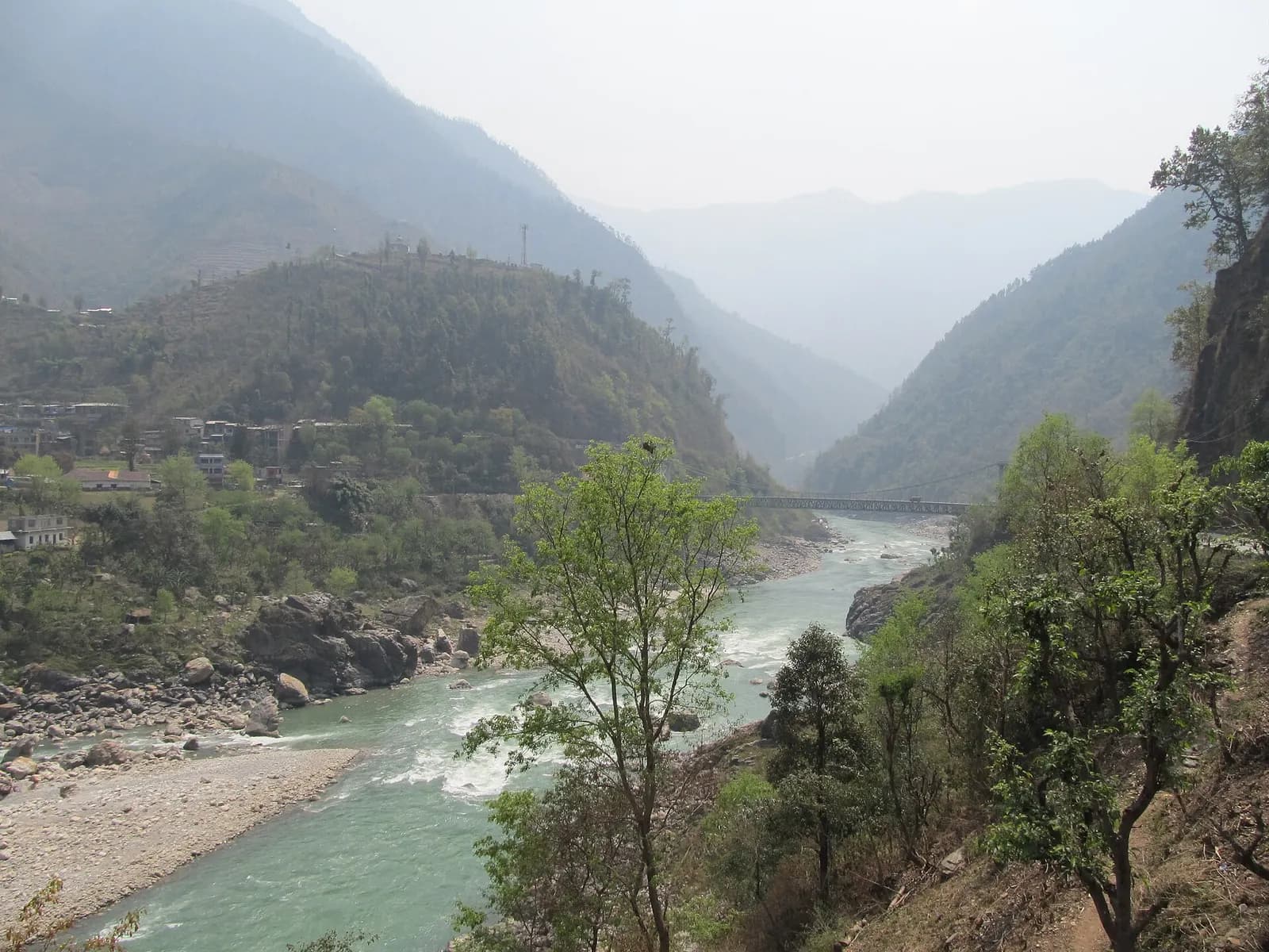 The Trishuli River beside the Prithvi Highway at Mugling